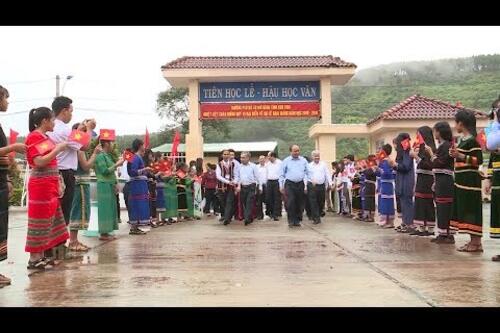 Thủ tướng Nguyễn Xuân Phúc dự khai giảng năm học mới tại huyện Tu Mơ Rông, tỉnh Kon Tum
