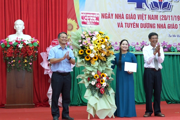 Lễ kỷ niệm 40 năm ngày Nhà giáo Việt Nam