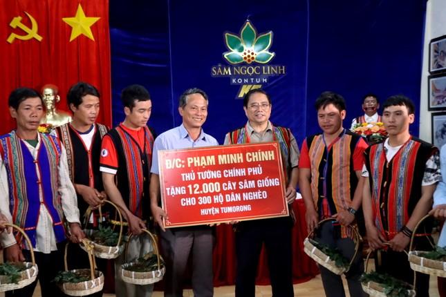 Thủ tướng: Kon Tum phải phát triển nhanh, mạnh, toàn diện, bền vững hơn nữa ảnh 4