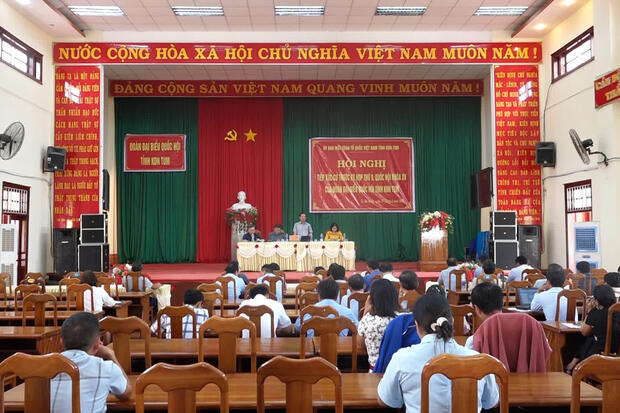Đồng chí U Huấn và Đoàn ĐBQH tỉnh tiếp xúc cử tri huyện Tu Mơ Rông.